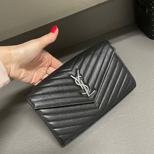 Black leather purse, like new